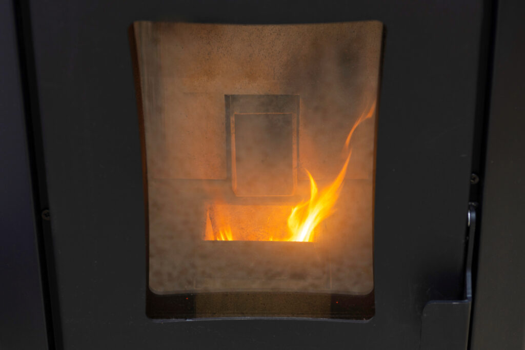 Dormir con la estufa de pellets encendida (1)